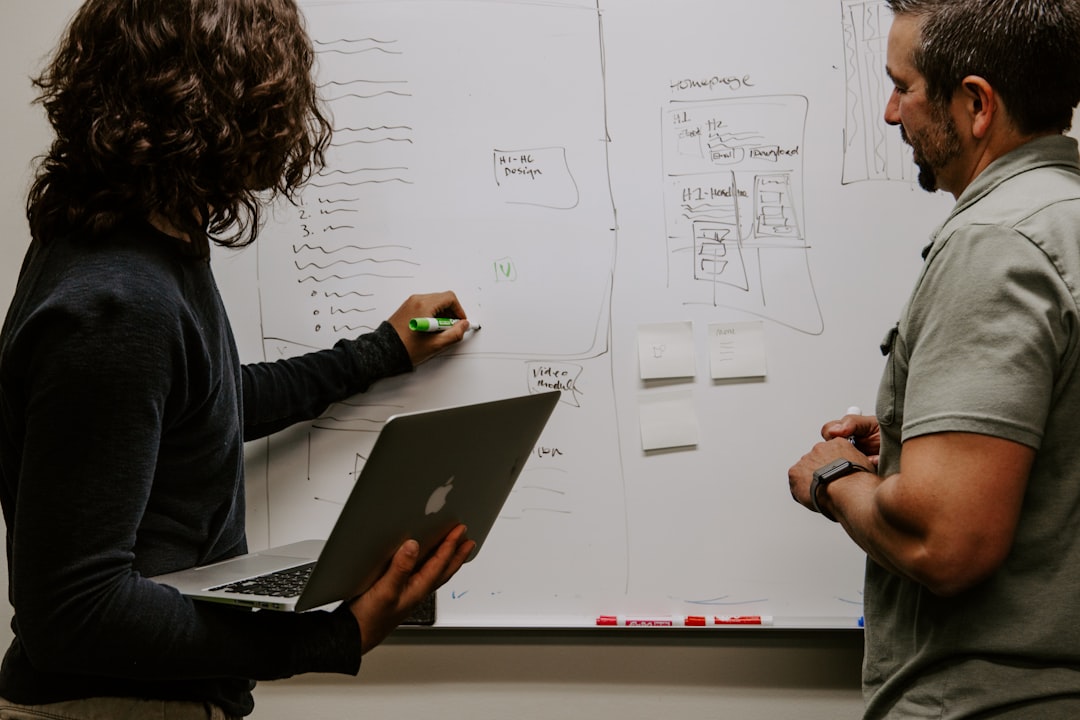 gérez efficacement vos projets grâce à une plateforme de gestion collaborative, facilitant la communication, le suivi des tâches et la coordination d'équipe en temps réel.