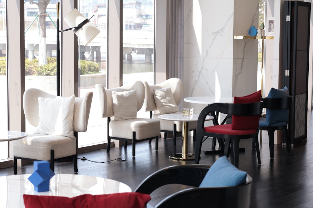 découvrez notre table basse design alliant esthétique moderne et fonctionnalité pour sublimer votre espace de vie.