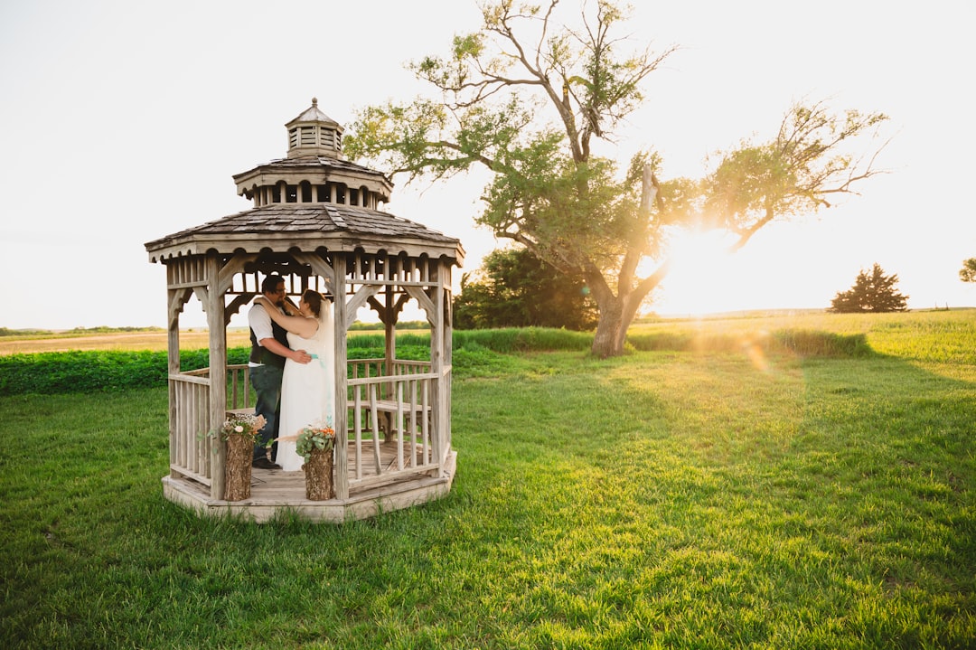 guide complet pour l'installation d'un gazebo : étapes faciles, conseils pratiques et astuces pour un montage rapide et sécurisé.