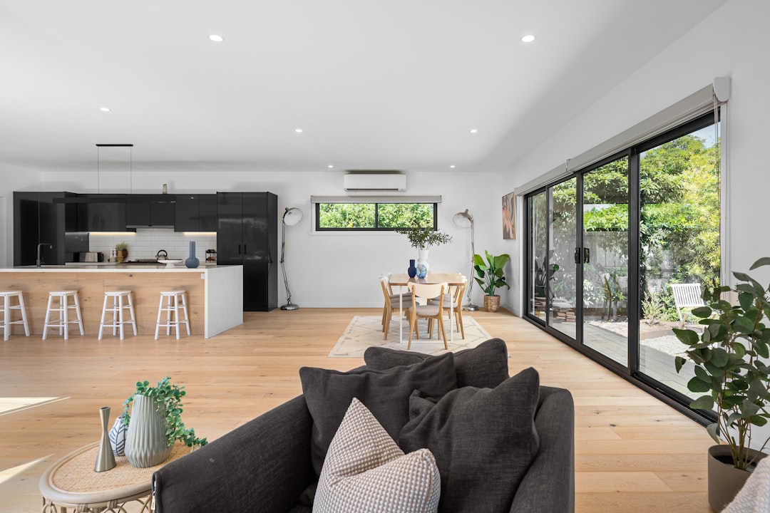 découvrez comment la rénovation durable transforme les espaces en alliant écologie, efficacité énergétique et respect de l'environnement.